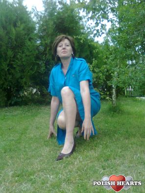 Ja na polskiej ziemi obok swego domu. Ja na polskiej ziemi obok swego domu.